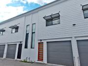 Modern 2 Bedroom Townhouse in Caboolture!