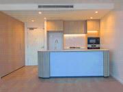 Modern 2 Bedroom Unit!