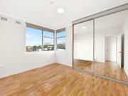 Modern 2 Bedroom Unit in Prime Kensington Location