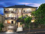 Modern 2 Bedroom Unit in Prime Spring Hill Location