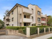 Modern 2 Bedroom Unit Walking Distance to Shops & Public...