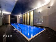 Modern 2 bedrooms 2 bathroom with study nook and carpark...