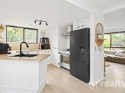 Modern 3 Bed, 2.5 Bath End Townhouse Oasis Space, Style...