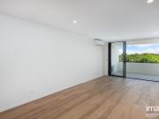 MODERN 3 BED 2 BED LUXURY APARTMENT IN CANNON HILL