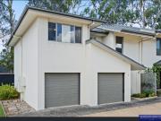 MODERN 3 BED TOWNHOUSE IN THE HEART OF NORTH PINE GOLF...