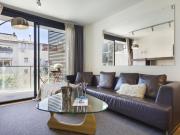Modern 3 bedroom apartment in well connected Sarrià Sant...