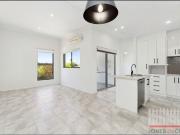 Modern 3 Bedroom Apartment Opposite Park