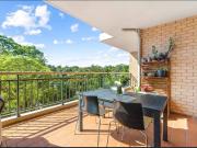 Modern 3 Bedroom Apartment with Entertainer’s Terrace &...