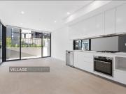 Modern 3 Bedroom Apartment with Pool & Balcony in...