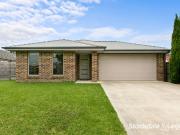 Modern 3 Bedroom brick home!