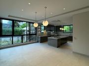 Modern 3 Bedroom Duplex with Elevator in San Lorenzo...