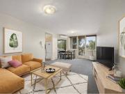 Modern 3 bedroom fully furnished Unit in heart of...