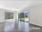 MODERN 3 BEDROOM HOME FOR LEASE!