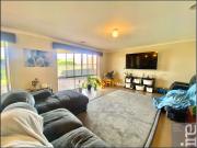 Modern 3 Bedroom Living in a Quiet Court Location!