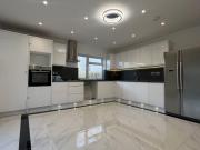 Modern 3 bedroom semi detached ground floor flat