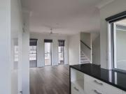 MODERN 3 BEDROOM TOWN HOUSE IN THE HEART OF GLADSTONE