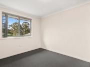 Modern 3 Bedroom Townhouse Close to University and CBD