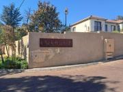 modern 3 bedroom townhouse in oakhur.
