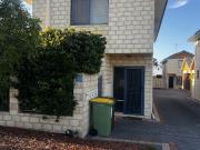 Modern 3 Bedroom Townhouse in the Heart of Mandurah