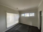 Modern 3 Bedroom Townhouse with Double Garage