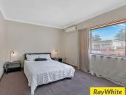 Modern 3 Bedroom Unit in Convenient Location