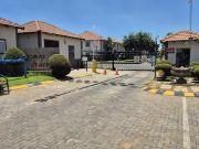 modern 3 bedrooms townhouse to rent!