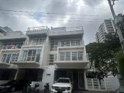 Modern 3 Storey House & Lot with Rooftop in Mahogany...