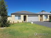 Modern 3x2 Villa in a Quiet, Central Pocket