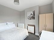 Modern 4 Bed, 2 Bath Student Home