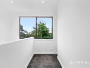 modern 4 bed townhouse in prime box hill location!