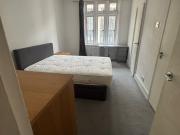 Modern 4 Bedroom Duplex in Mile End