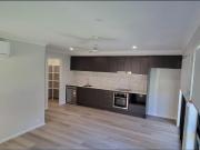 Modern 4 Bedroom Duplex in Prime Woodridge Location