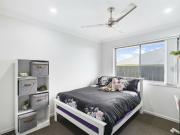 Modern 4 bedroom Family Home in Pimpama Village Estate