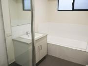 Modern 4 Bedroom Family Home in Prime Mandurah Location