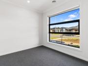 Modern 4 Bedroom Home Near Tarneit Station
