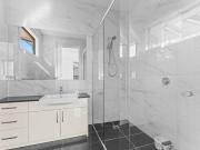 Modern 4 Bedroom Townhouse in Glen Waverley School Zone