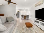 Modern 4 Bedroom Townhouse in Sought After Varsity Lakes...