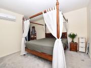 Modern 4 Bedroom Townhouse in the Heart of Keysborough