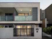 Modern 4 Bedroom Townhouse in the Heart of Polaris