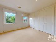 Modern 4 Bedroom Townhouse with Northern Aspect