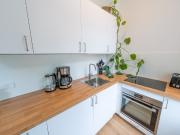 Modern Altbau Studio in Oberschöneweide: Near Tesla R&D,...