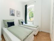 Modern and completely renovated 4 room apartment with...