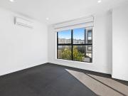 MODERN AND CONVENIENT TOWNHOUSE!