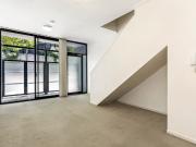 Modern and Cosy One Bedroom Apartment with Parking