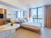 Modern and Cozy Studio with City Views at 38th Park Avenue