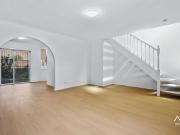 Modern and fully renovated 3 Bedroom Townhouse