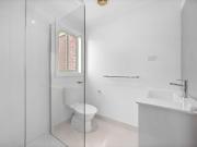 MODERN AND FULLY UPDATED FAMILY HOME IN LAKE GARDENS