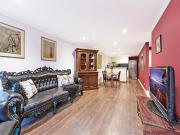 MODERN AND SECLUDED IN CENTRAL LOCATION!