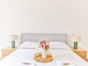 Modern and spacious 110m2 flat located at the foot of...