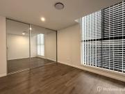 MODERN AND SPACIOUS TOWNHOUSE WITH STREET FRONTAGE!